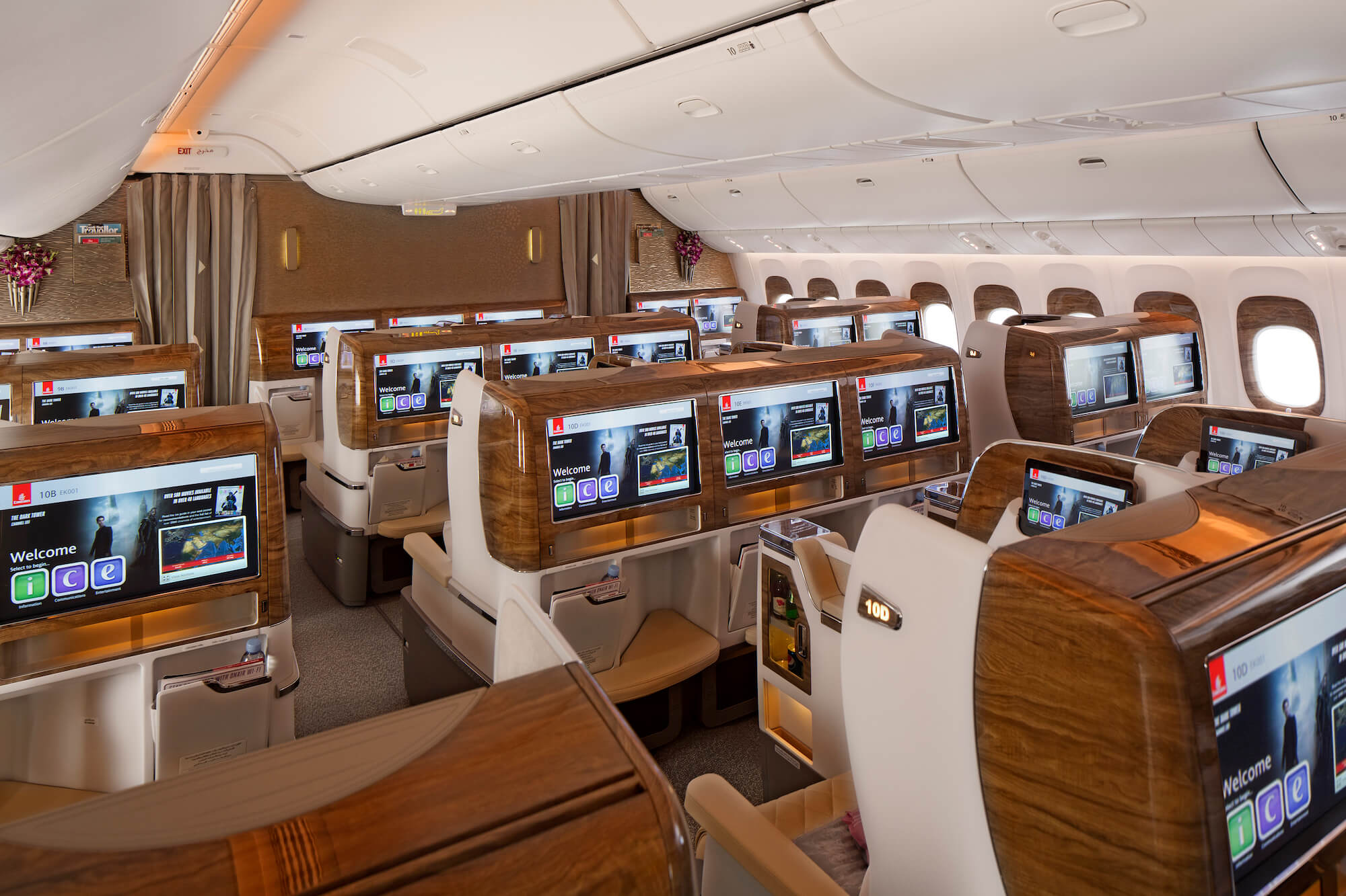 Emirates Business Class - Onboar Entertainment & Internet