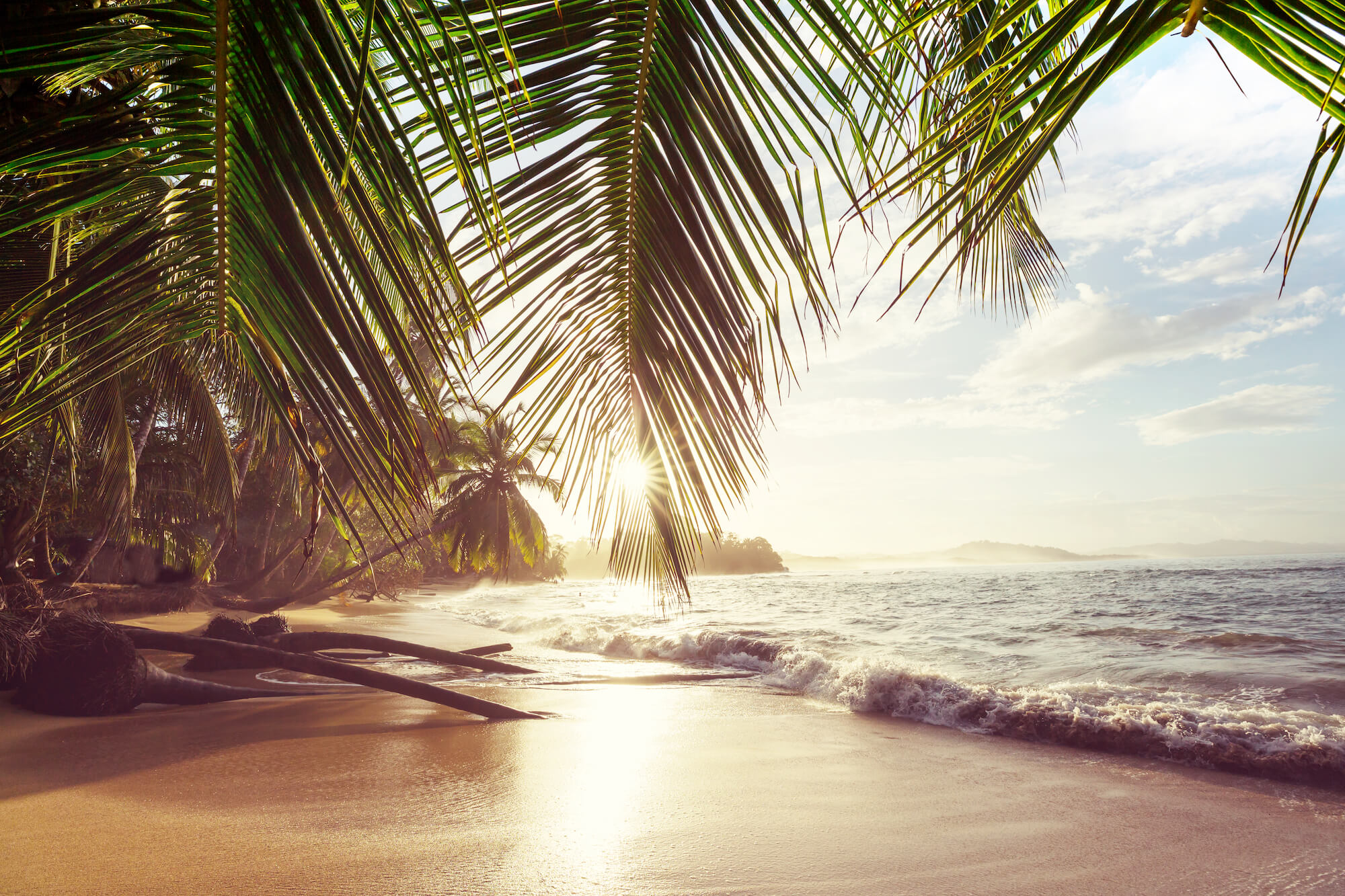 Costa Rica's tropical Pacific Ocean coast, a perfect destination for luxury travelers