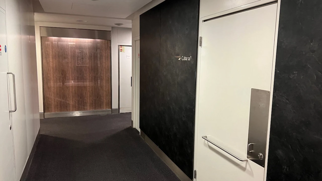 Locked entrance to private Cabana 1 inside British Airways Concorde Room