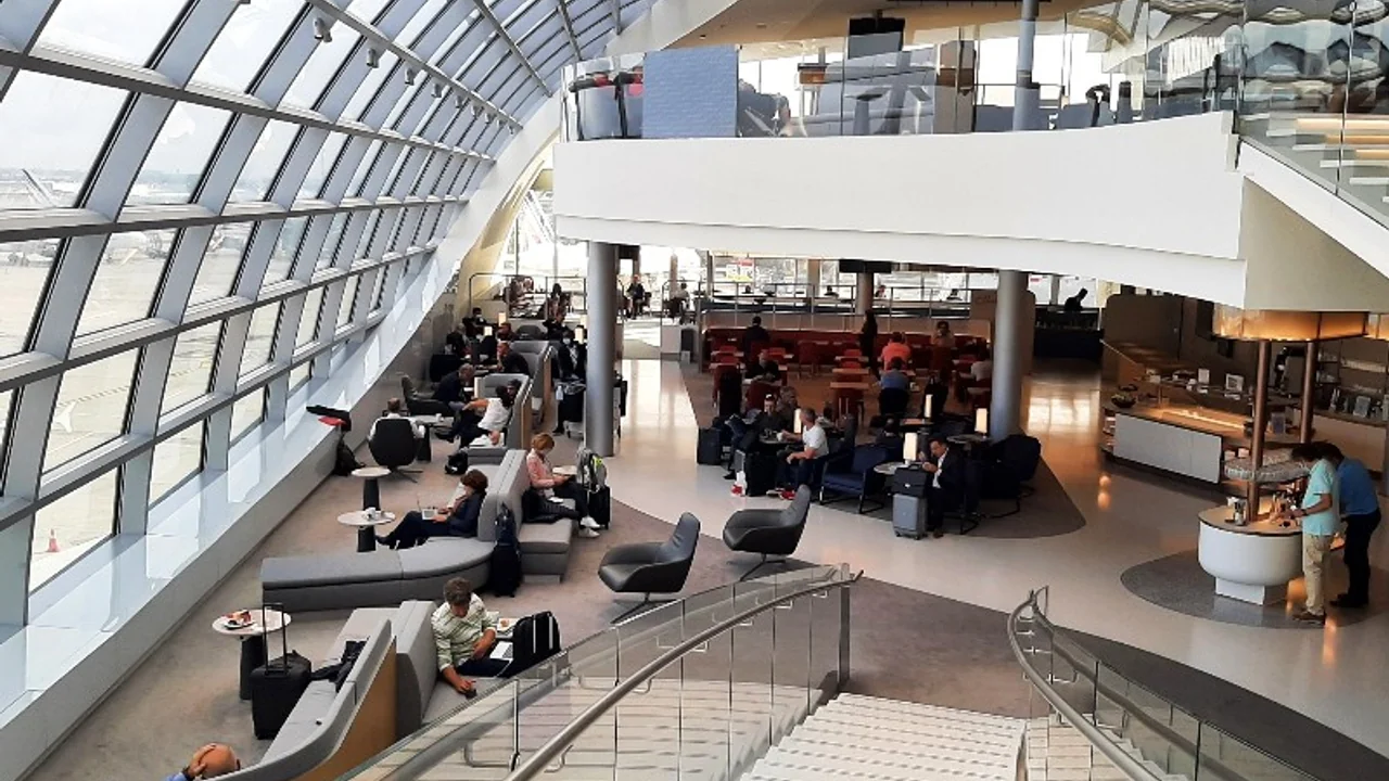 Air France Terminal 2E Hall L Business Lounge at Paris CDG