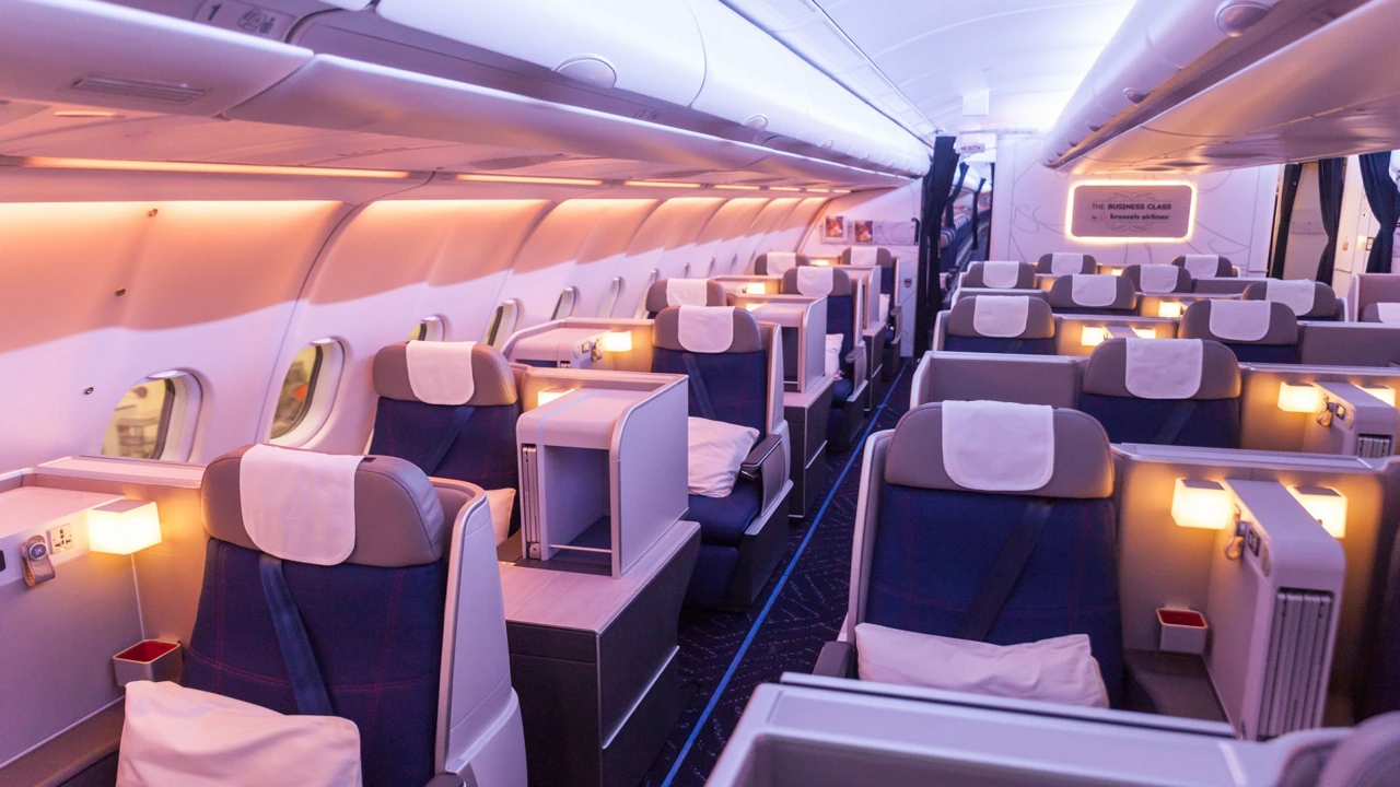 Brussels Airlines business class seat with staggered 1-2-1 layout. Photo by Brussels Airlines.